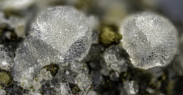 Phillipsite, Calcite